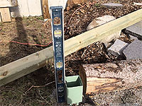 Comment ancer un pieu de poteau de clôture - Trucs pour faire l'ancrage d'un pieu métallique ou piquet de clôture