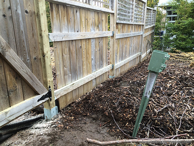 Solidifier les poteaux d'une clôture
