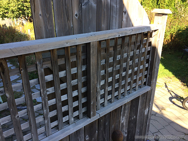 Construire des cadres avec treillis pour dessus de clôture