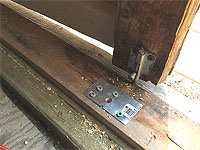 Installer les pentures d'une portes d'abri de jardin - Verrous et loquets de portes de cabanons et remises