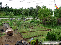 Créer un jardin potager en façade - Enlever le gazon pour préparer les allées de jardin