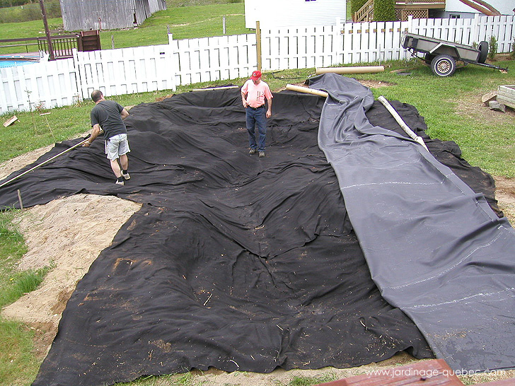 Toile de Bassin l'installation - Photos Jardin Le Jardin des Patriotes - Pascal Tremblay La Baie Québec