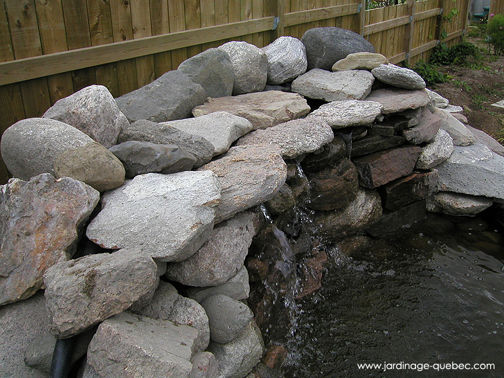 Mur d'eau en pierre - Photos Jardin Le Jardin des Patriotes - Pascal Tremblay La Baie Québec