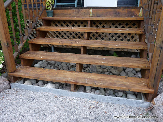Idée de pierre sous un escalier de Balcon ou Terrasse - Projet d'aménagement paysager