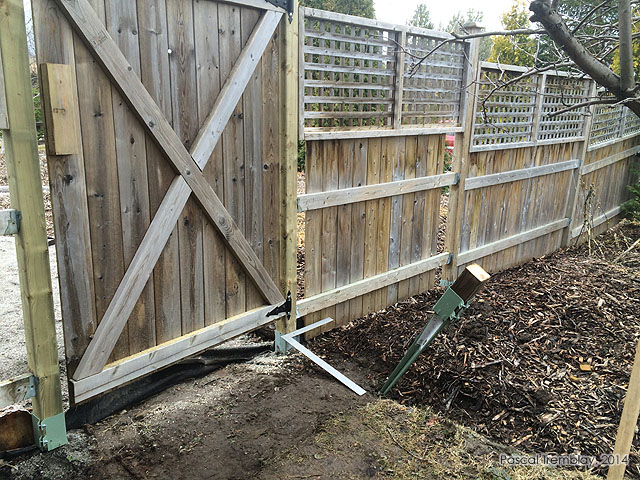 Construire une clôture - Fondation clôture - Idéee Ancrage pour Poteaux de clôtures