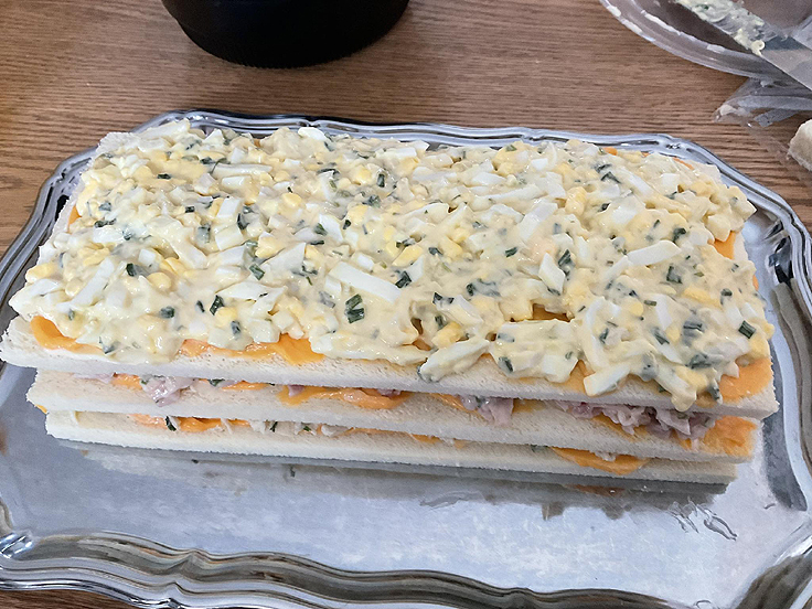 Pain sandwich traditionnel québécois facile | Recette buffet froid maison de Pépére