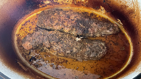 Rôti de longe de porc dans sa sauce