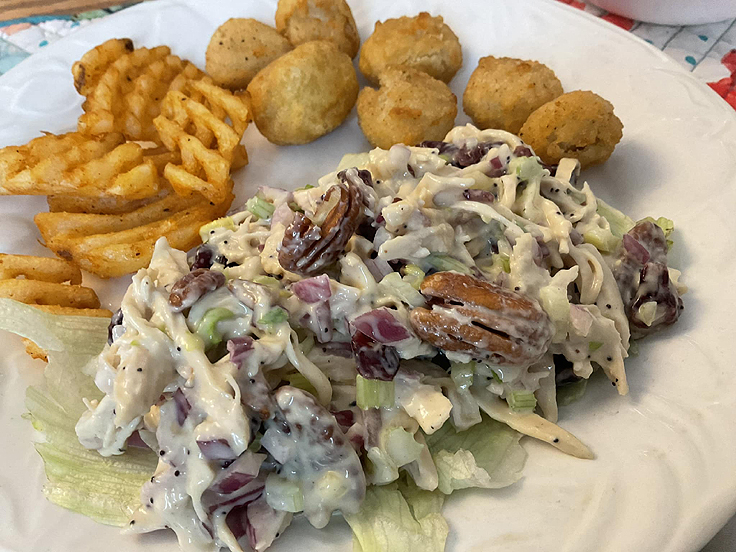 Salade canneberges pacanes et poulet