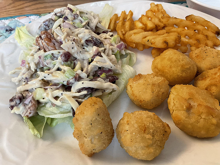 Salade canneberges pacanes et poulet