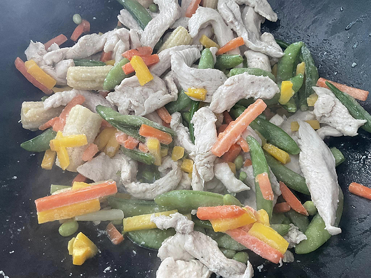 Recette de sauté de légumes et poulet aigre doux