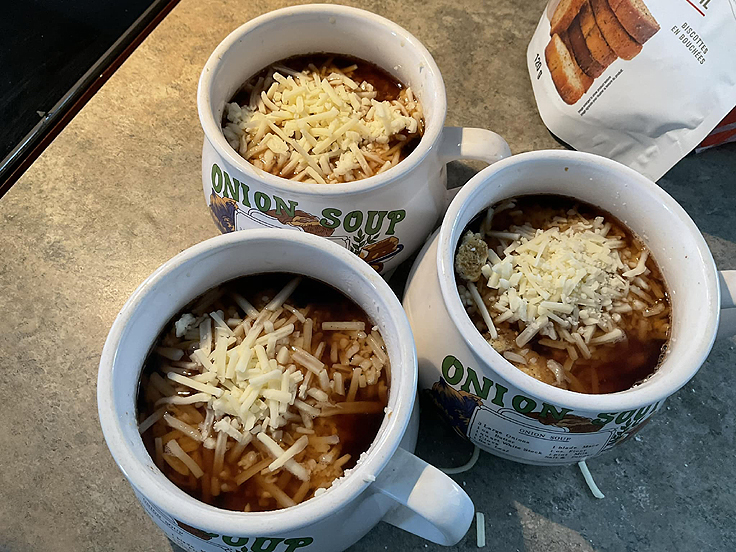 Soupe à l'oignon gratinée