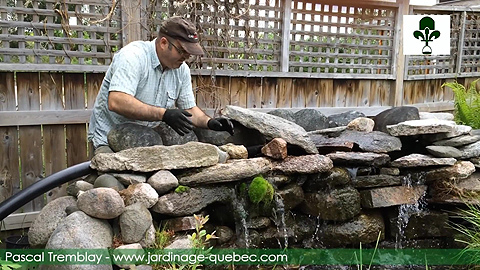 Aménager une cascade en pierre